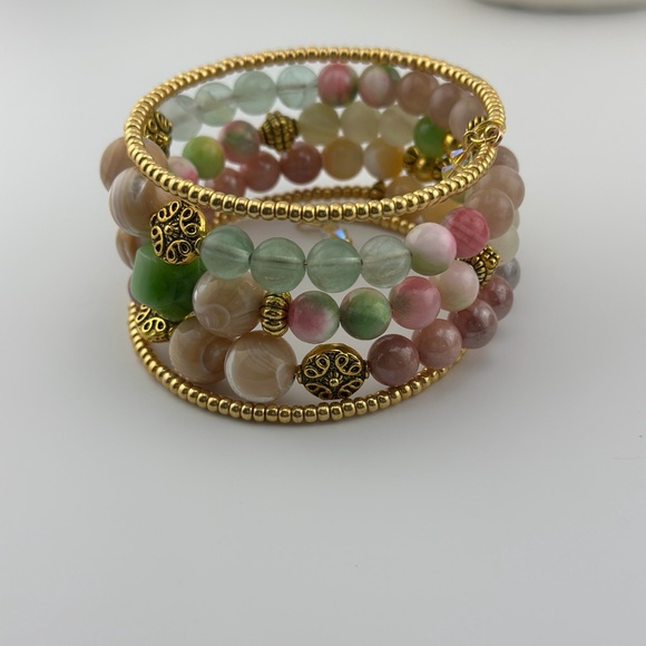 🌸✨ Pastel Dreams – 5 Coil Memory Wire Bracelet ✨🌸 - Picture 4 of 10